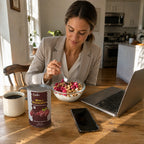 ProfessionaleatinghealthybreakfastwithSNAFREfreeze-driedraspberries